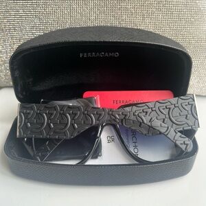 Authentic Salvatore Ferragamo Women's
Sf1088se 57mm Sunglasses